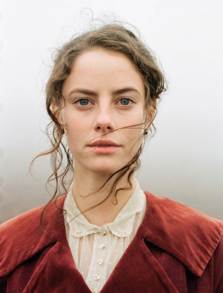 Aikuinen Cathy, Kaya Scodelario. 