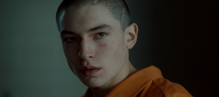 Ezra Miller - ostaisitko tältä mieheltä käytetyn jousipyssyn?